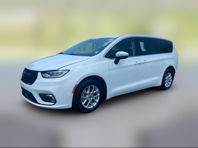 2023 Chrysler Pacifica Touring-L