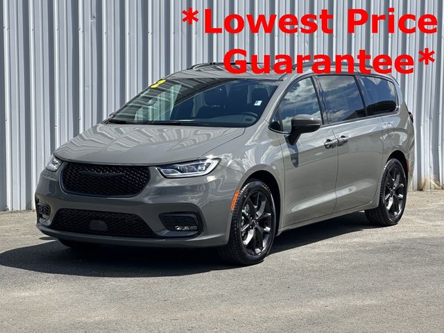 2023 Chrysler Pacifica Touring-L