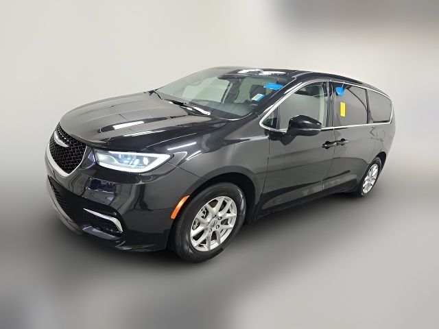 2023 Chrysler Pacifica Touring-L