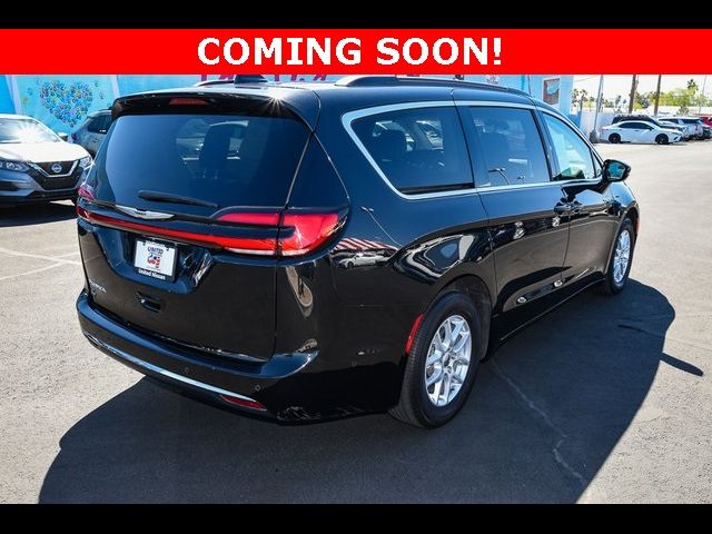 2023 Chrysler Pacifica Touring-L