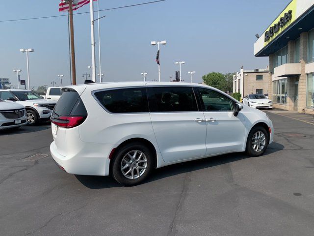 2023 Chrysler Pacifica Touring-L