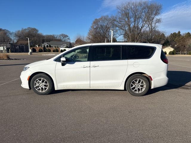 2023 Chrysler Pacifica Touring-L