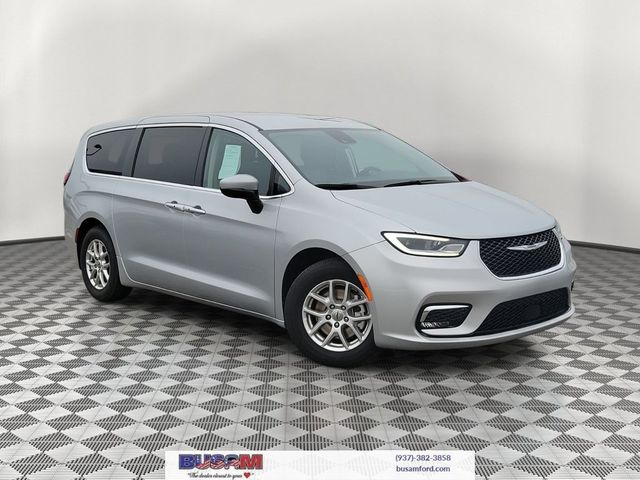 2023 Chrysler Pacifica Touring-L