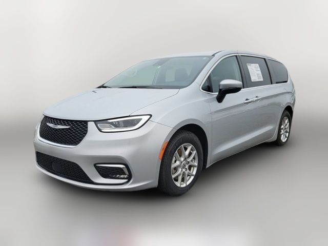 2023 Chrysler Pacifica Touring-L