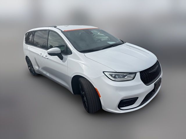 2023 Chrysler Pacifica Touring-L