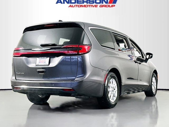 2023 Chrysler Pacifica Touring-L