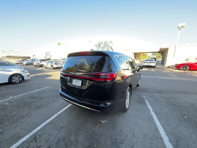 2023 Chrysler Pacifica Touring-L