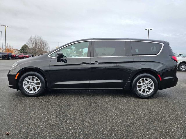 2023 Chrysler Pacifica Touring-L