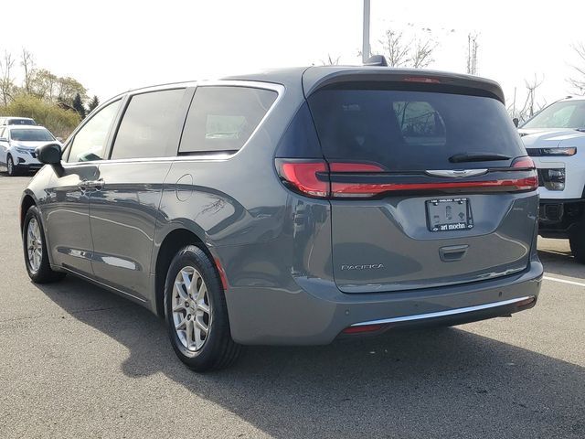 2023 Chrysler Pacifica Touring-L