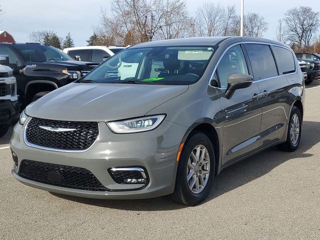 2023 Chrysler Pacifica Touring-L