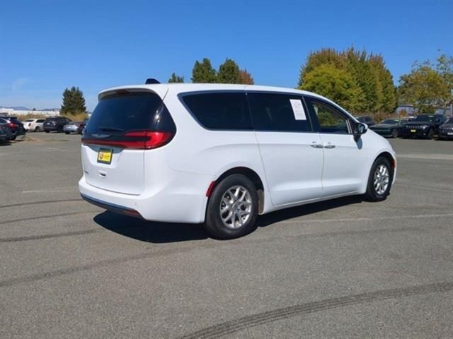 2023 Chrysler Pacifica Touring-L