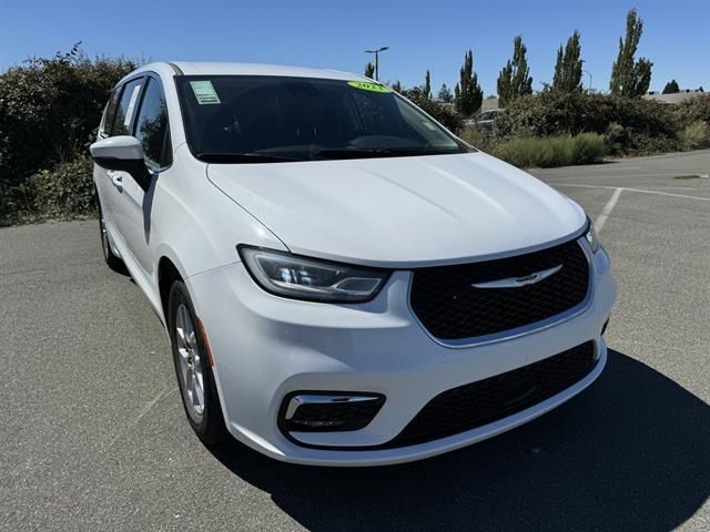 2023 Chrysler Pacifica Touring-L