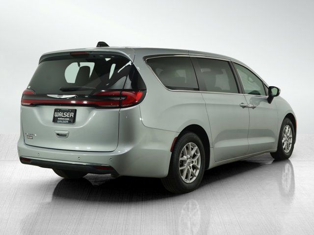 2023 Chrysler Pacifica Touring-L