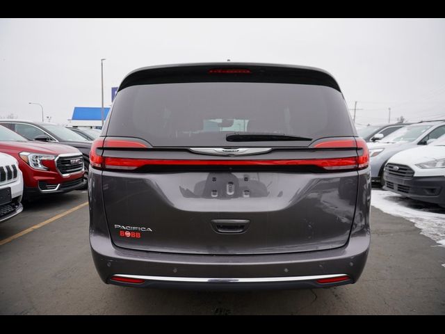 2023 Chrysler Pacifica Touring-L