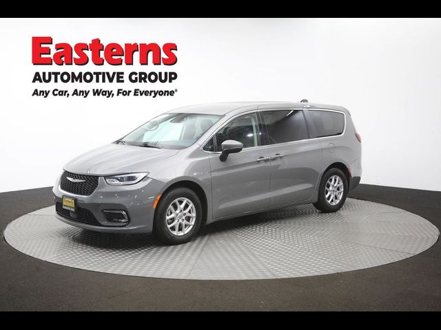 2023 Chrysler Pacifica Touring-L