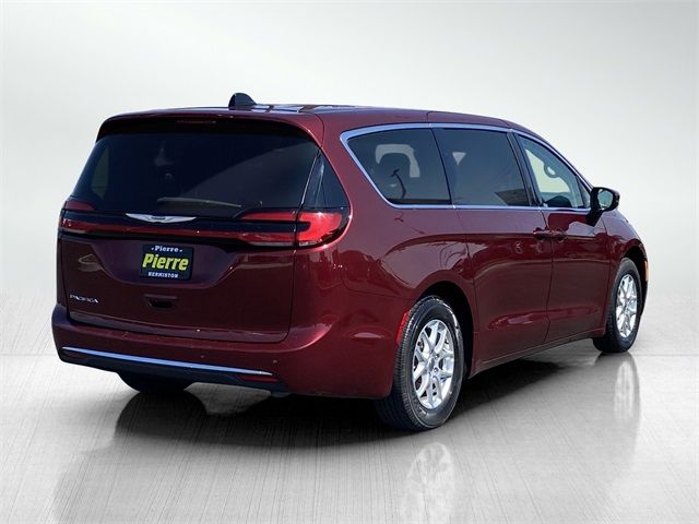 2023 Chrysler Pacifica Touring-L