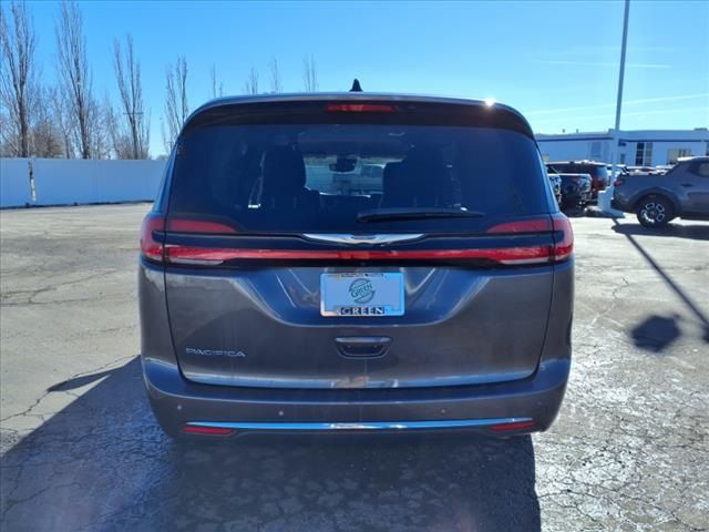 2023 Chrysler Pacifica Touring-L