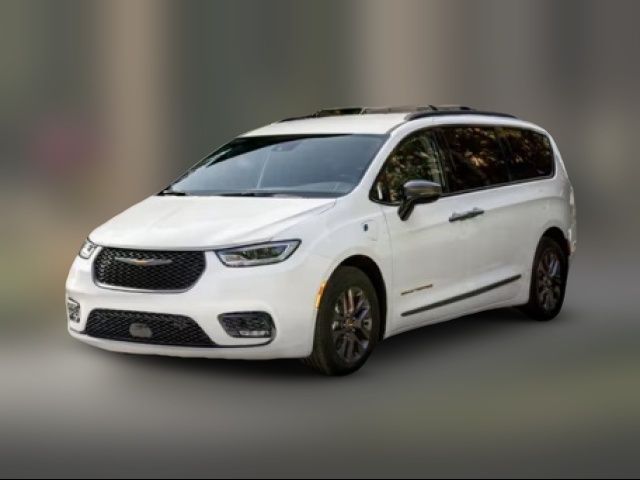 2023 Chrysler Pacifica Touring-L