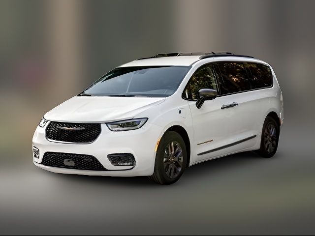 2023 Chrysler Pacifica Touring-L