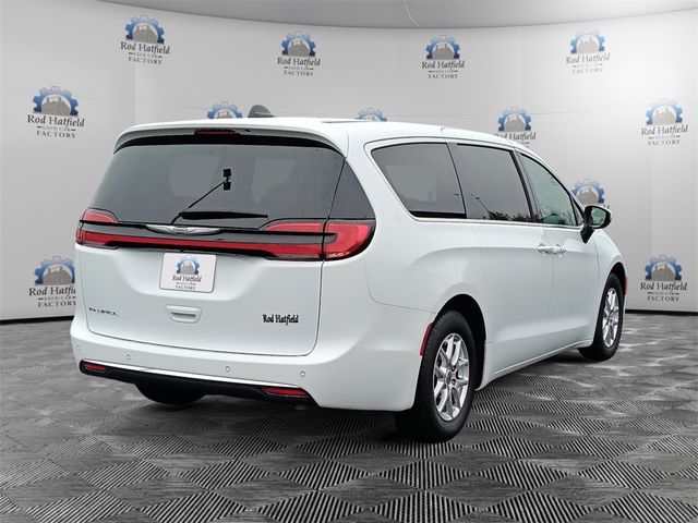 2023 Chrysler Pacifica Touring-L