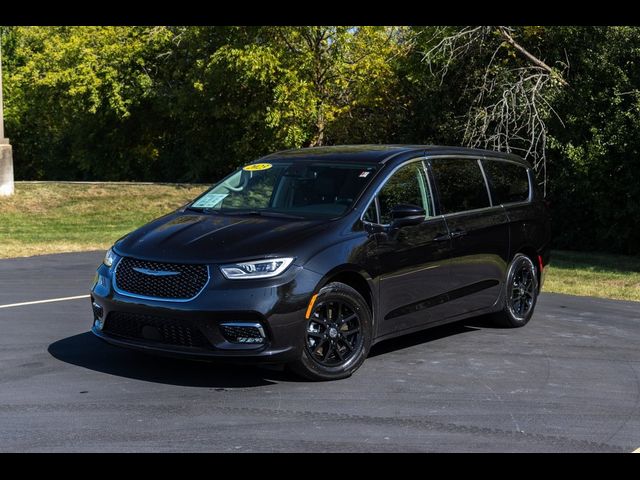 2023 Chrysler Pacifica Touring-L