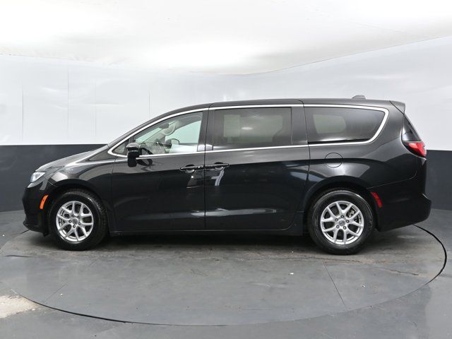 2023 Chrysler Pacifica Touring-L