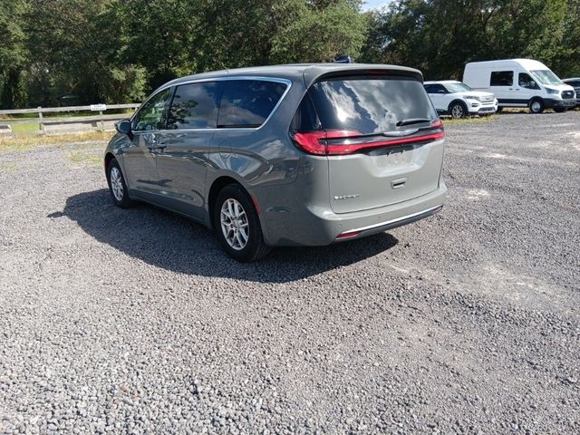 2023 Chrysler Pacifica Touring-L