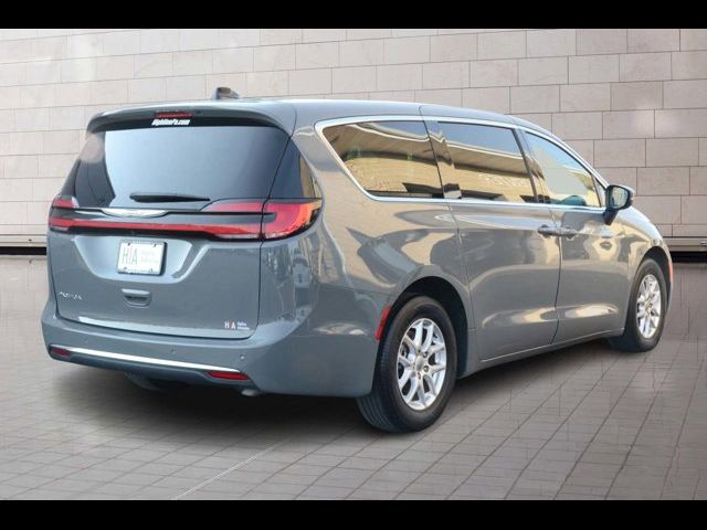 2023 Chrysler Pacifica Touring-L