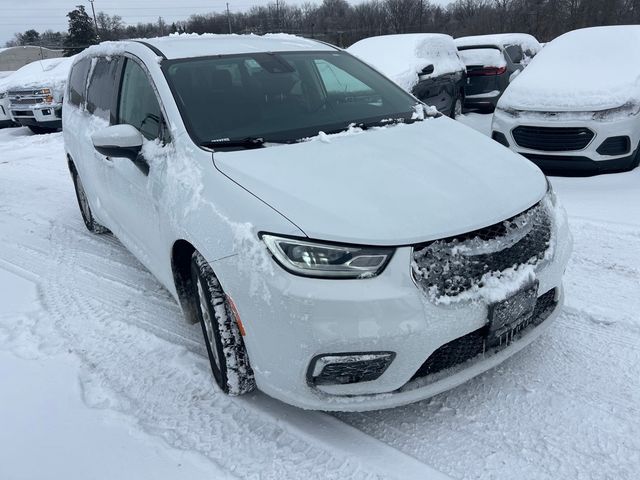 2023 Chrysler Pacifica Touring-L