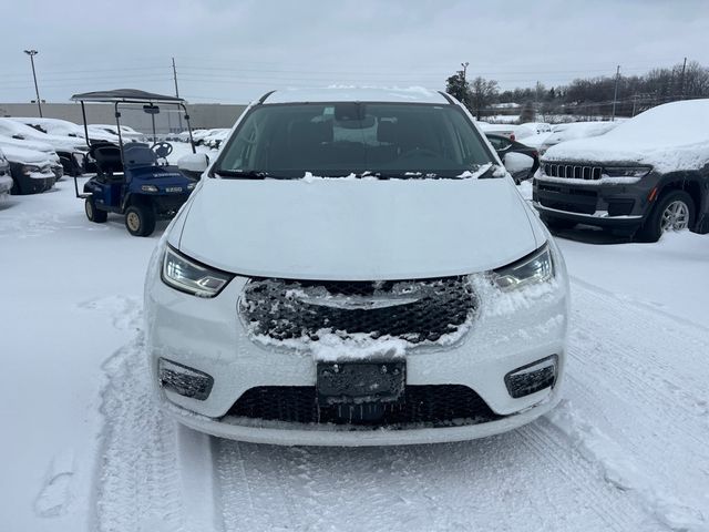 2023 Chrysler Pacifica Touring-L