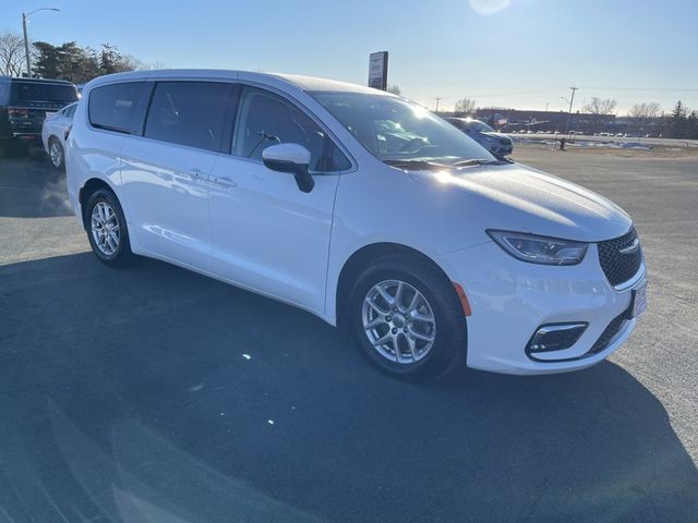 2023 Chrysler Pacifica Touring-L