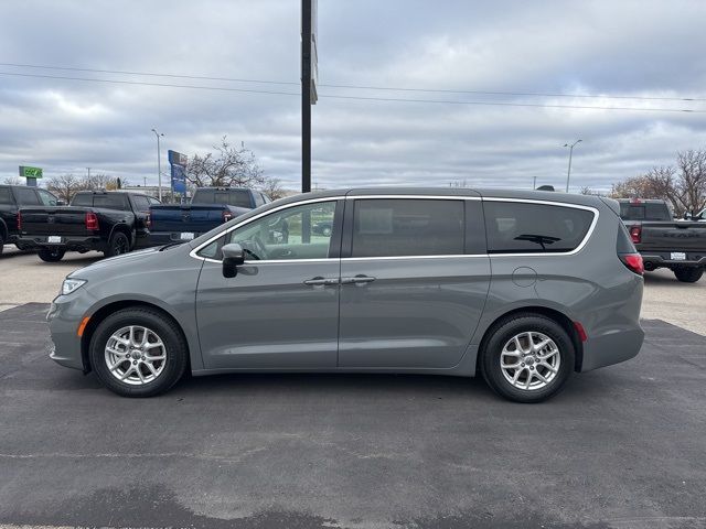 2023 Chrysler Pacifica Touring-L