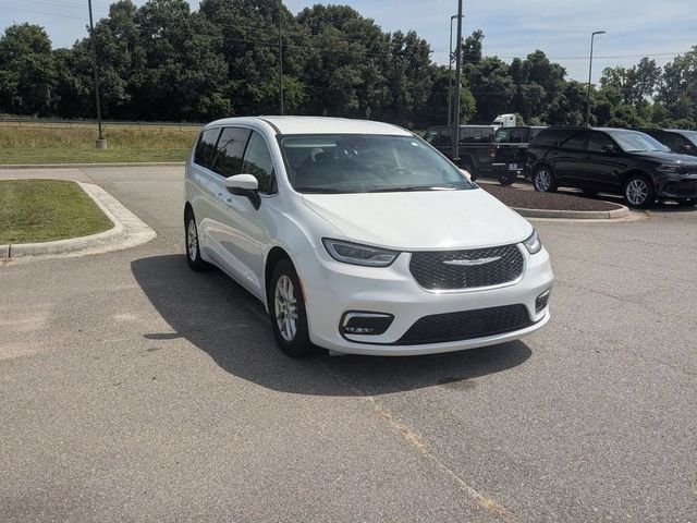 2023 Chrysler Pacifica Touring-L