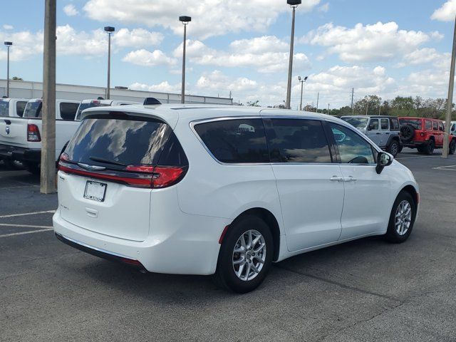 2023 Chrysler Pacifica Touring-L