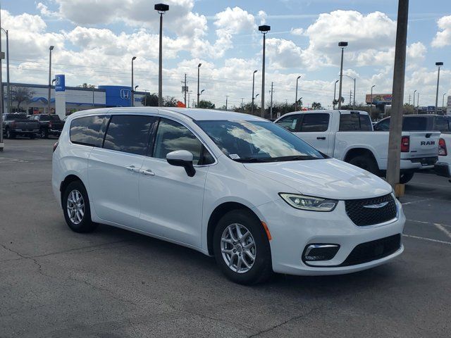2023 Chrysler Pacifica Touring-L