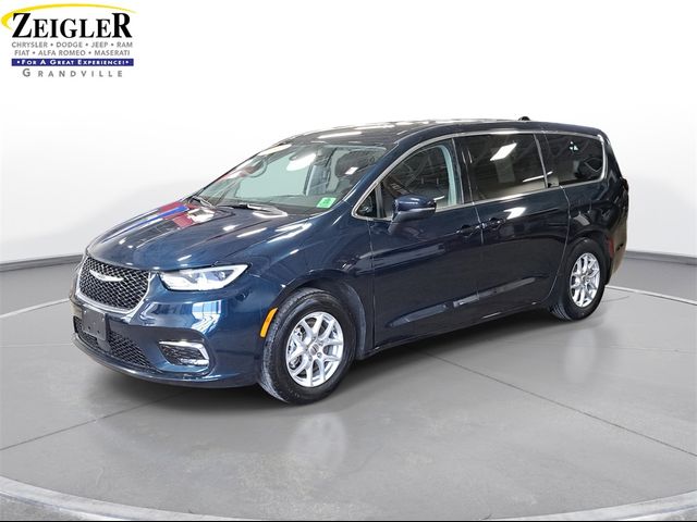 2023 Chrysler Pacifica Touring-L