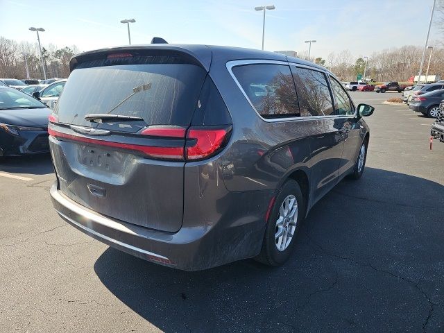 2023 Chrysler Pacifica Touring-L