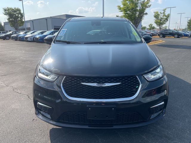 2023 Chrysler Pacifica Touring-L
