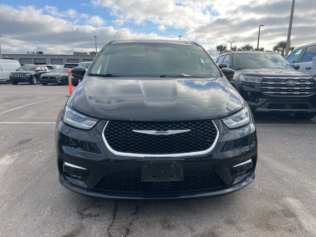 2023 Chrysler Pacifica Touring-L