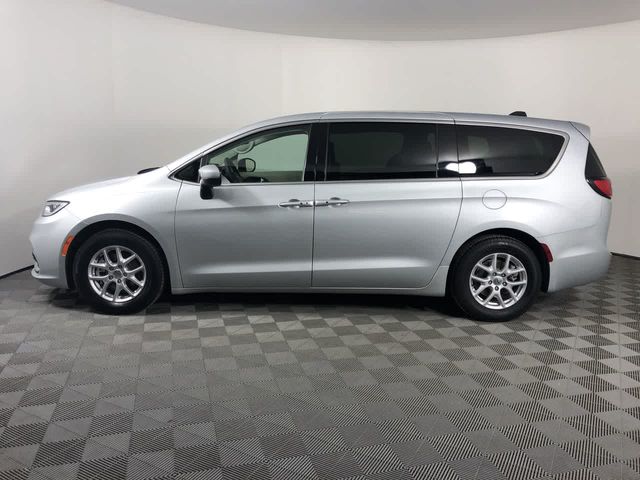 2023 Chrysler Pacifica Touring-L