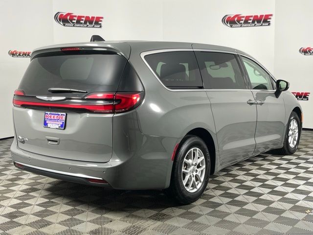 2023 Chrysler Pacifica Touring-L