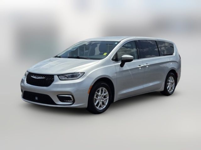 2023 Chrysler Pacifica Touring-L