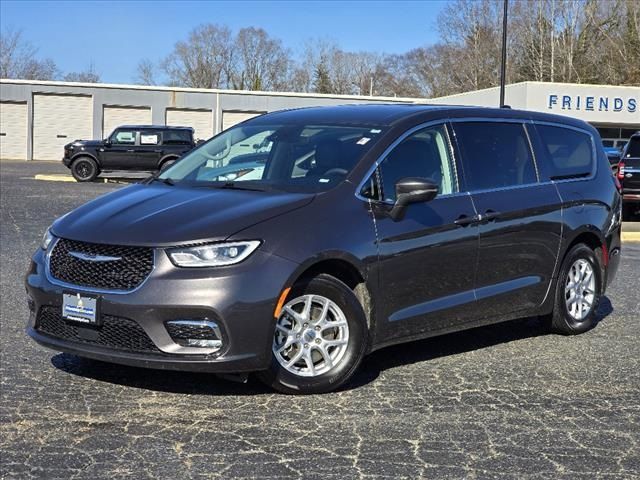 2023 Chrysler Pacifica Touring-L