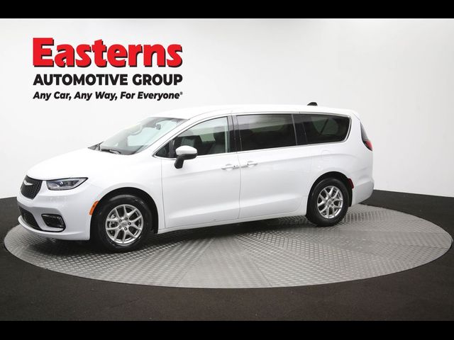 2023 Chrysler Pacifica Touring-L