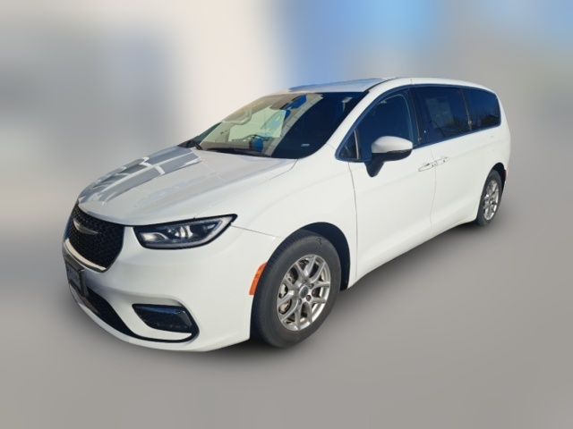2023 Chrysler Pacifica Touring-L