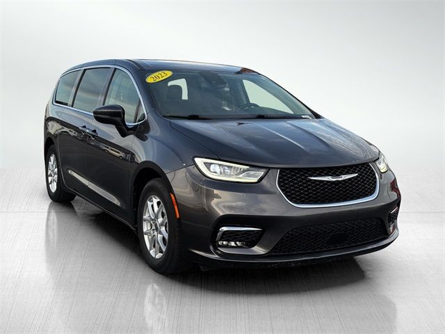 2023 Chrysler Pacifica Touring-L