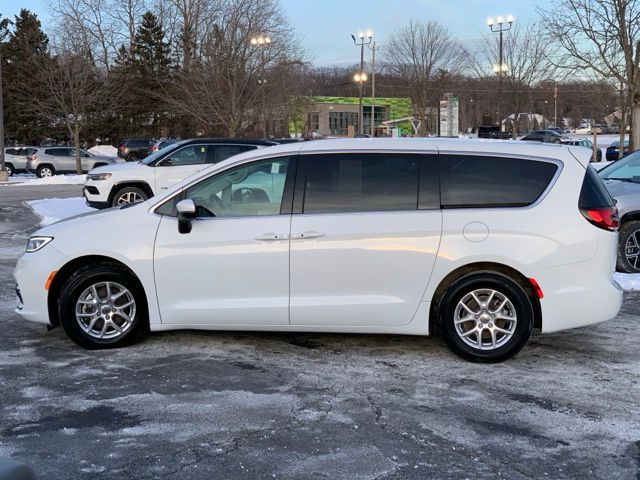 2023 Chrysler Pacifica Touring-L