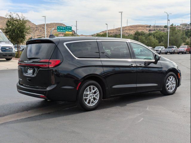 2023 Chrysler Pacifica Touring-L