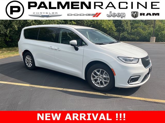 2023 Chrysler Pacifica Touring-L