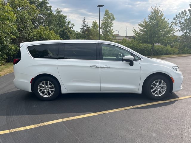 2023 Chrysler Pacifica Touring-L